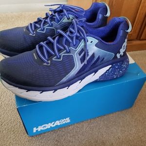 HOKA ONE ONE  11-D